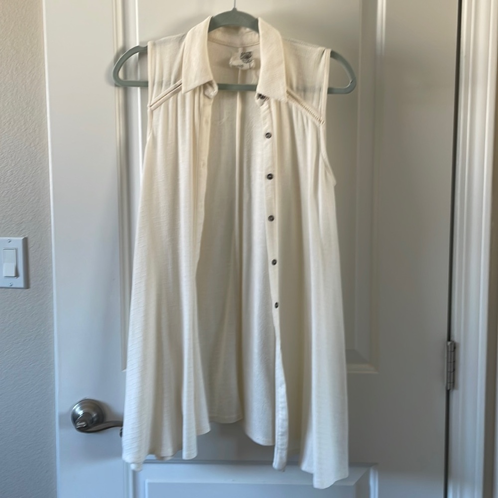Cream Sleeveless button down shirt dress